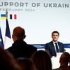 Le président français Emmanuel Macron s'exprime lors d'une conférence de presse à l'issue de la conférence internationale visant à renforcer le soutien occidental à l'Ukraine, à l'Elysée à Paris, le 26 février 2024. (GONZALO FUENTES / POOL / AFP)