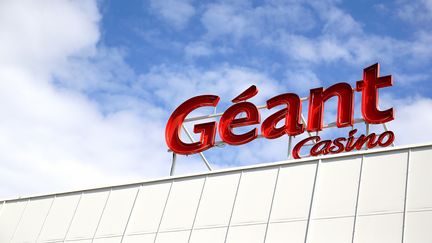 Le 23 août&nbsp;2019,&nbsp;le Géant Casino d'Angers (Maine-et-Loire) était&nbsp;le&nbsp;premier hypermarché de 5 000 m² à mettre en place un service automatisé. (NICOLAS GUYONNET / HANS LUCAS)