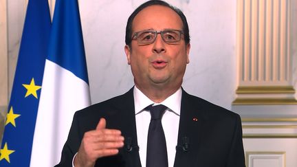 François Hollande prononce ses vœux aux Français, le 31 décembe 2015. (STRINGER / AFP)