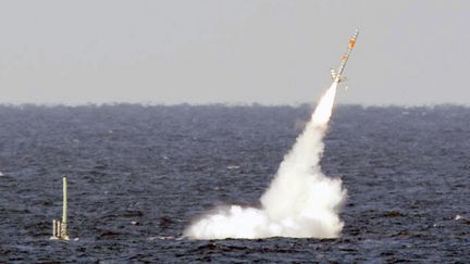 Tir d'un missile Tomahawk depuis l'"USS Floride", le 19 mars 2011 au large des Bahamas.&nbsp; (REUTERS)