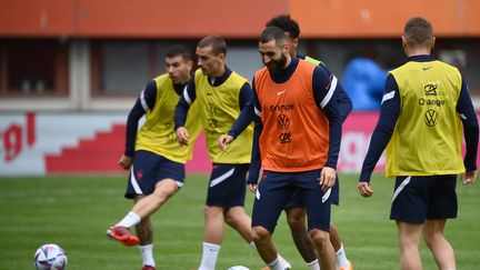 Les joueurs de l'équipe de France à l'entraînement à&nbsp;Vienne à la&nbsp;veille du match&nbsp;contre l'Autriche, le&nbsp;9 juin 2022. (FRANCK FIFE / AFP)