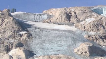 Effondrement d'un glacier dans les Alpes italiennes : les recherches se poursuivent près de la Marmolada