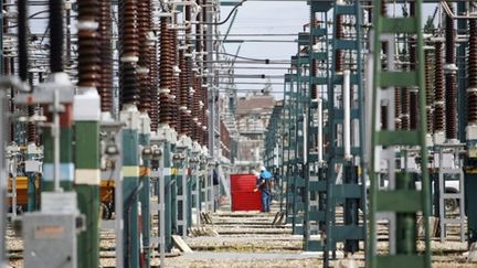 Des postes à haute tension (© AFP PHOTO FRED DUFOUR)