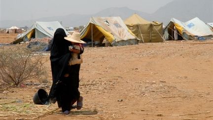 Un camp de réfugiés du HCR accueille les Yéménites qui fuient les combats dans le nord du pays (29-08-09) (© AFP / Khaled Fazaa)