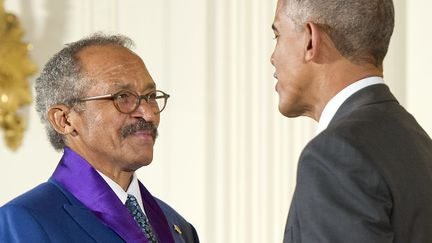 L'artiste Jack Whitten, décoré par Obama de la National Medal of Arts, le 22 septembre 2016
 (Ron Sachs / CNP / Ad Media / SIPA)