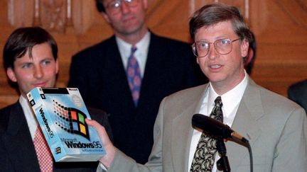  (Bill Gates à l'époque du lancement de Windows 95 © Reuters / Laszlo Balogh)