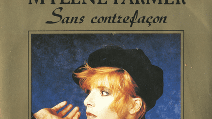 &nbsp; (Corrompre les frontières du genre ? C'est l'entreprise - très rare - de certains artistes des musiques populaires, comme Mylène Farmer.)