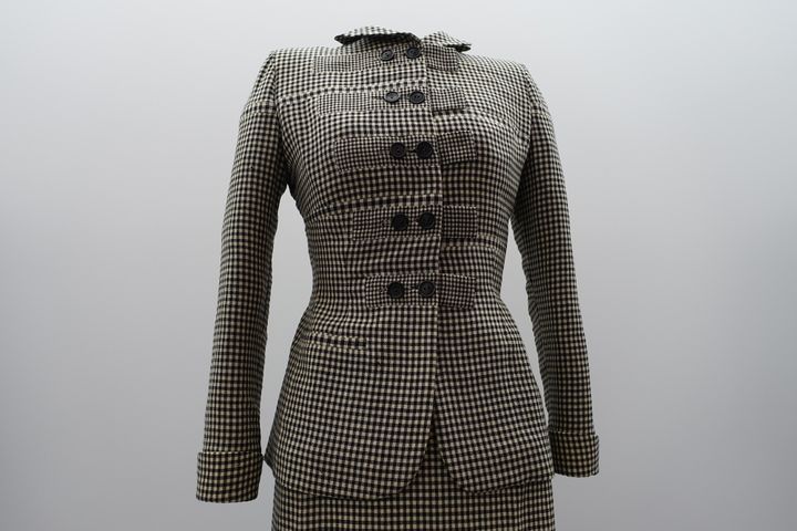 Exposition "Adrian et Alaïa. L'art du tailleur", à Paris : Adrian, les années couture 1942-1952
 (Corinne Jeammet)