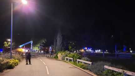 L'incendie a été éteint vers 23 heures, il a mobilisé une soixantaine de pompiers. (WILLY MOREAU / RADIO FRANCE)