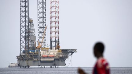 Exploration de pétrole off-shore (au large des côtes gabonaises) le 9 janvier 2017.&nbsp; (JUSTIN TALLIS / AFP)