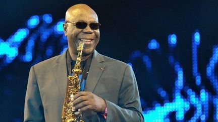 Le chanteur et saxophoniste Manu Dibango en concert lors de la Nuit Africaine - Stade de France - 11 juin 2011
 (Sadaka Edmond / SIPA)