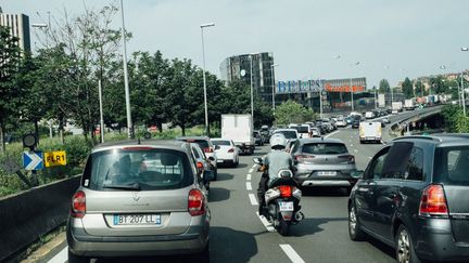 Des bouchons sur le périphérique parisien, le 23 juillet 2021. (DELPHINE LEFEBVRE / HANS LUCAS / AFP)