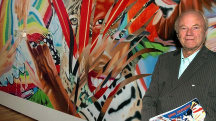 James Rosenquist devant une de ses oeuvres, "Brazil", exposée à Wolfsburg en Allemagne en février 2005
 (Wolfgang Weihs / EPA / Newscom / MaxPPP)