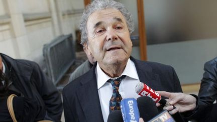 Pierre Perret devant le Palais de Justice de Paris en mars 2011
 (MAXPPP/PHOTOPQR/LE PARISIEN/LEJEUNE)