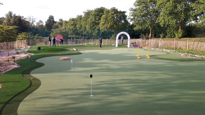 Le stadium au golf Bleu Green de Reuil Malmaison (Fabrice Rigobert Radio France)