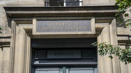 L'entrée du tribunal administratif de Paris, le 24 juillet 2024. (ANTOINE BOUREAU / HANS LUCAS / AFP)