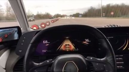 Renault teste actuellement sur l'autoroute une voiture autonome.&nbsp; (FRANCE 3)