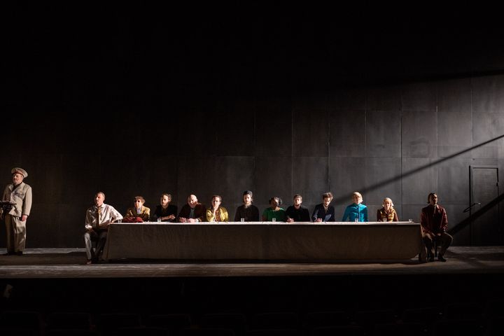 Le Suicidé Une Pièce Sur Le Sens De La Vie Aux Allures De Théâtre Politique à La Mc93 De Bobigny 