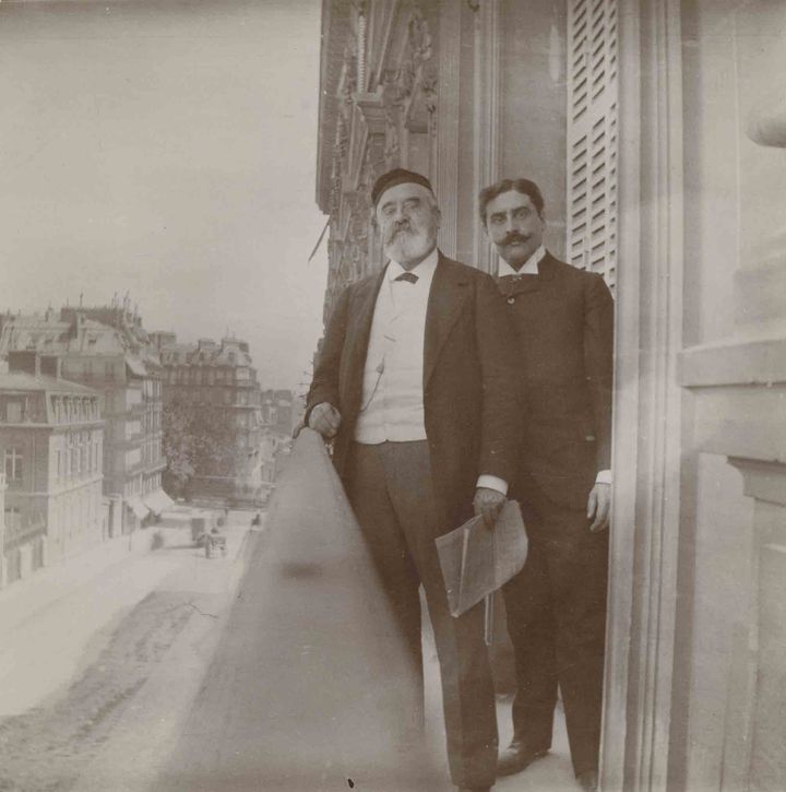 Anonyme, Le Docteur Robert Proust et Adrien proust sur le balcon de leur appartement de la rue de Courcelles, entre 1900-1903.&nbsp; (São Paulo, collection Pedro Corrêa do Lago)