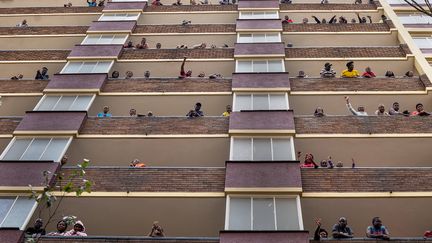 Immeubles dans le&nbsp;quartier déshérité de Hillbrow. (JEROME DELAY / AP / SIPA)