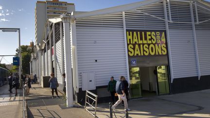 Les halles des quatre saisons situées dans le quartier populaire de la Mosson à Montpellier (Hérault). (GUILLAUME BONNEFONT / MAXPPP)