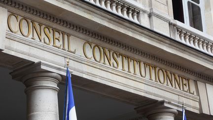 Le fronton du Conseil constitutionnel, dans le 1er arrondissement de Paris, le 4 mai 2015. (MANUEL COHEN / AFP)