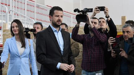 Le nouveau président du Monténégro Jakov Milatovic arrive à un bureau de vote à Podgorica le 2 avril 2023. (SAVO PRELEVIC / AFP)