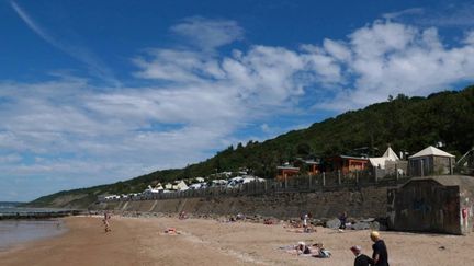 Le premier week-end de vacances pour les juillettistes affiche déjà complet dans de nombreuses stations balnéaires. Exemple au Camping de la Plage à Houlgate, en Normandie. &nbsp; (FRANCEINFO)