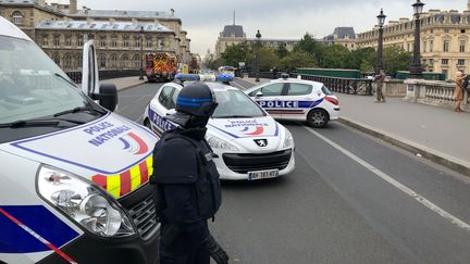 L'île de la Cité bouclée après une agression à la préfecture de police de Paris qui a fait cinq morts, dont l'assaillant, le 3 octobre 2019. (MATTHIEU MONDOLONI / RADIO FRANCE)