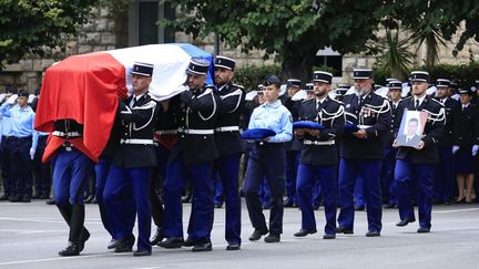 Une cérémonie d'hommage au gendarme Eric Comyn à Nice (Alpes-Maritimes), le 2 septembre 2024. (VALERY HACHE / AFP)