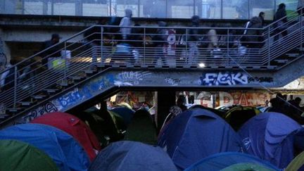 &nbsp; (Le campement de la gare d'Austerlitz en cours d'évacuation, ce jeudi 17 septembre © Radio France - Sébastien Baer)