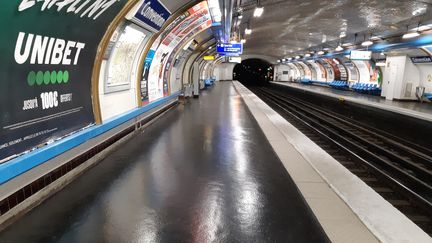 Le trafic du métro bientôt réduit (photo d'illustration). (HAJERA MOHAMMAD / RADIOFRANCE)