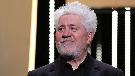 Le réalisateur espagnol Pedro Almodovar à la cérémonie d'ouverture de la 74e édition du Festival de Cannes, le 6 juillet 2021 (VALERY HACHE / AFP)