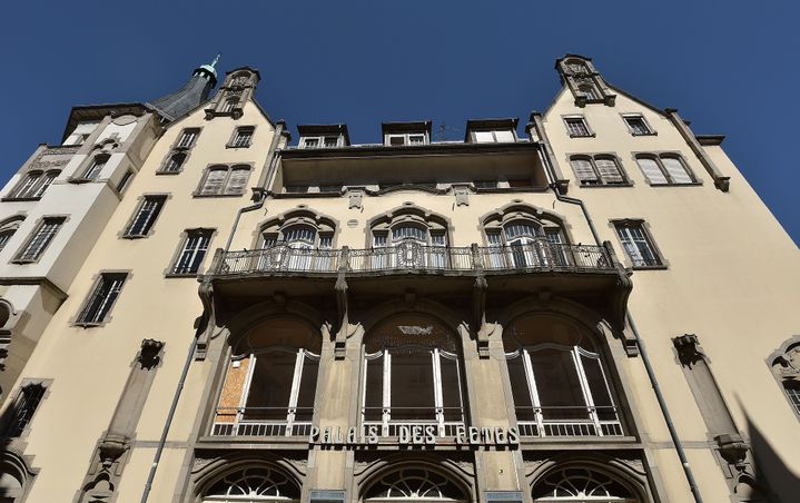 Le "Palais de Fête" de Neustadt avec son architecture typique Art-Déco
 (PATRICK HERTZOG / AFP)