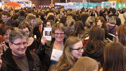 La foule, lors de la séance de dédicaces de Marc Lévy
 (PHOTOPQR/LE PARISIEN/Thomas Morel-Fort)