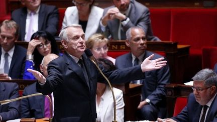 Jean-Marc Ayrault répond aux questions au gouvernement mercredi 11 juillet. (PIERRE VERDY / AFP)