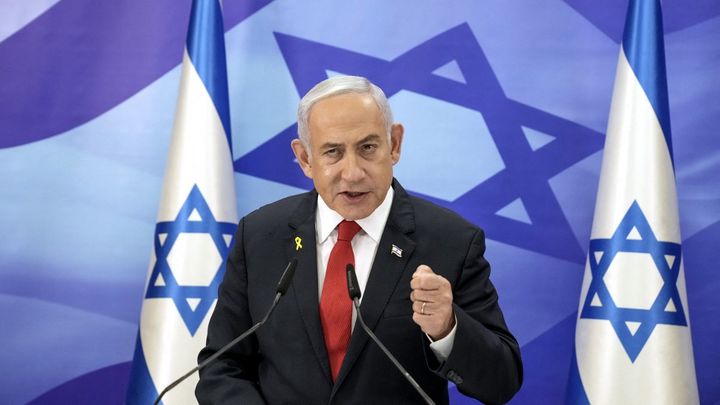 Le Premier ministre israélien Benjamin Netanyahu donne une conférence de presse à Jérusalem, le 9 décembre 2024. (MAYA ALLERUZZO / AFP)