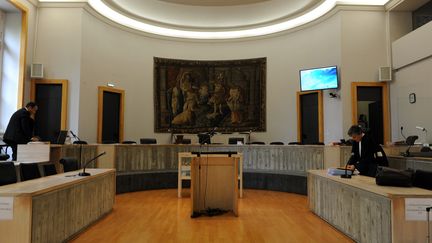 La salle d'audience lors du procès en appel de Matthieu pour le meurtre d'Agnès Marin, devant la cour d'assises des mineurs, le 29 septembre 2014 à Riom (Puy-de-Dôme). (MAXPPP)