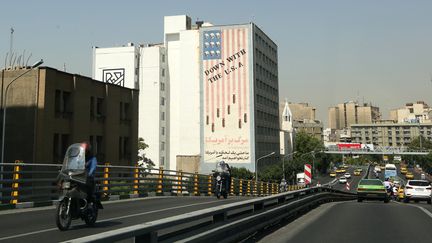 Un fresque anti-américaine, à Téhéran (Iran), le 22 juin 2019. (ATTA KENARE / AFP)