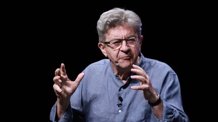 Jean-Luc Mélenchon lors d'un meeting aux universités d'été de La France insoumise à Châteauneuf-sur-Isère (Drôme), le 26 août 2023. (LAETITIA NOTARIANNI / HANS LUCAS / AFP)