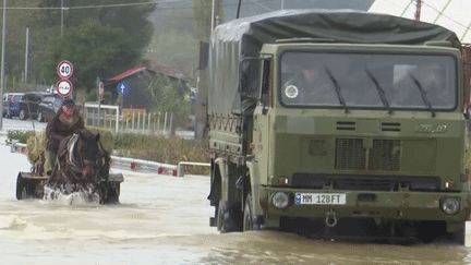 Eurozapping : la Russie étend sa flotte de navires, l'Albanie inondée, l'Espagne signe un accord sur l'immobilier avec les banques