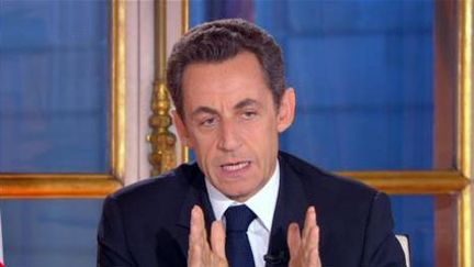 Nicolas Sarkozy, interrogé en direct sur France 2, le 16 novembre 2010. (France 2)