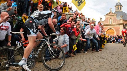 Nick Nuyens (Saxo Bank) sur le Mur de Grammont en 2011 (JOHN THYS / BELGA MAG)