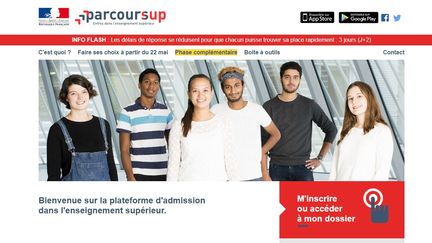 Mi-juillet, 89 000 jeunes sont encore en attente d'une proposition&nbsp;sur Parcoursup.&nbsp; (PARCOURSUP / FRANCEINFO)