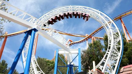 Montagne russe dans le parc Six Flags en Californie. (AFP/Jonathan Leibson/ Getty images)