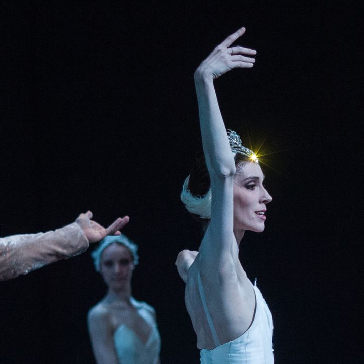 Laura Hecquet, nouvelle étoile de l'Opéra de Paris, dans le Lac des cygnes
 (Ann Ray / Opéra National de Paris)