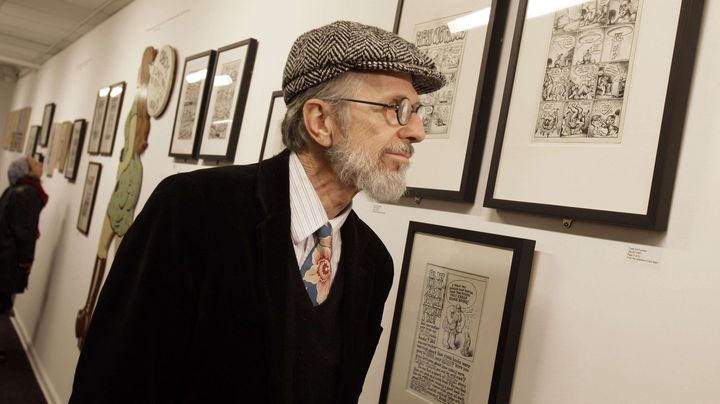 Le dessinateur Robert Crumb visite une exposition qui lui &eacute;tait consacr&eacute;e &agrave; la "Society of Illustrators" de New York, le 24 mars 2012. (RICHARD DREW / AP / SIPA)