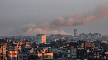 Smoke rises from Khan Younes after Israeli strikes on February 3, 2024 in the Gaza Strip.  (SAID KHATIB / AFP)