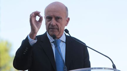 Alain Jupp&eacute; s'exprime devant une assembl&eacute;e g&eacute;n&eacute;rale de l'association des Amis de Nicolas Sarkozy, le 2 septembre 2013 &agrave; Arcachon (Gironde). &nbsp; (MAXPPP)