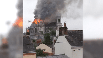 Nantes : la basilique Saint-Donatien ravagée par un incendie